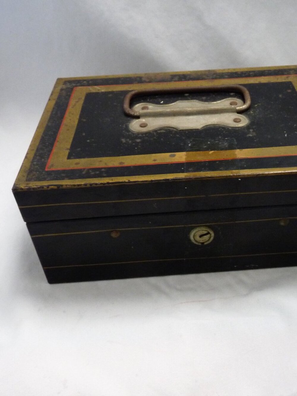 Antique tin toile cash document tin box K